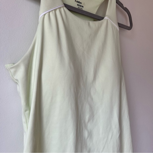 Reebok green Tank Top built in sports bra workout gym exercise women’s medium - Picture 4 of 10